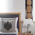 Bed & Breakfast 11 Folk & Design 3*